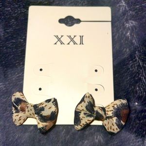 Leopard bow earrings